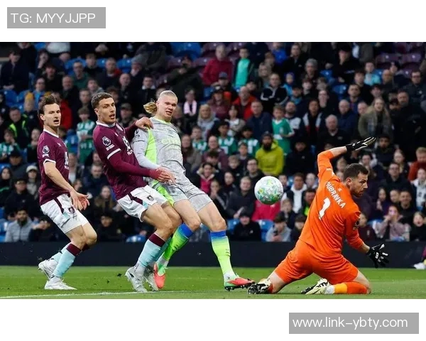 哈兰德荣获英超九月最佳球员称号期待持续出色表现助力球队胜利